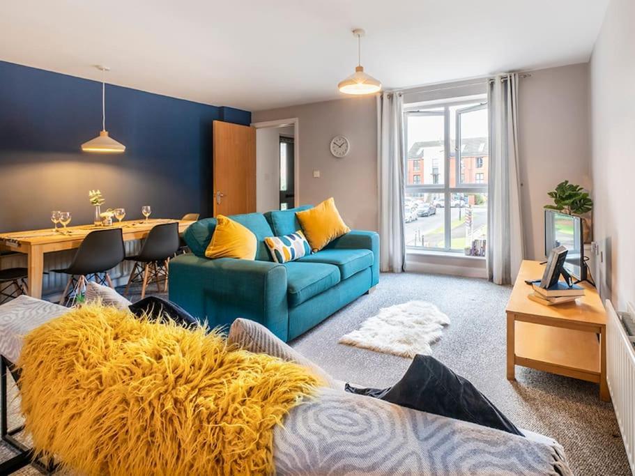 Lovely 2 Bedroom Apt At Ormeau Park W/ Free Parking Belfast Exteriör bild