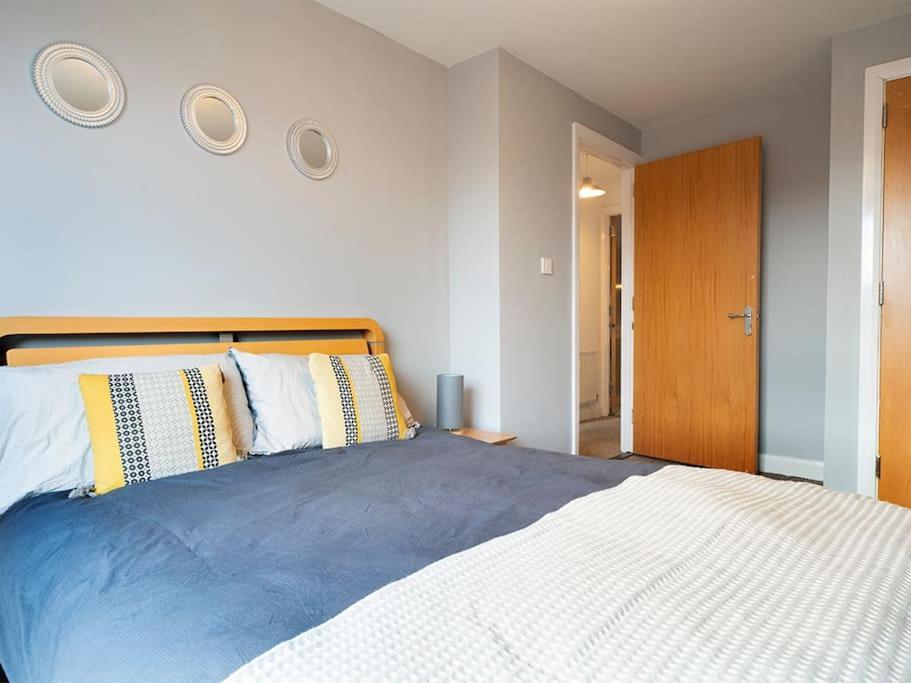 Lovely 2 Bedroom Apt At Ormeau Park W/ Free Parking Belfast Exteriör bild