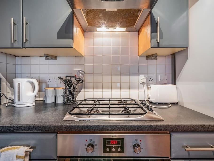 Lovely 2 Bedroom Apt At Ormeau Park W/ Free Parking Belfast Exteriör bild